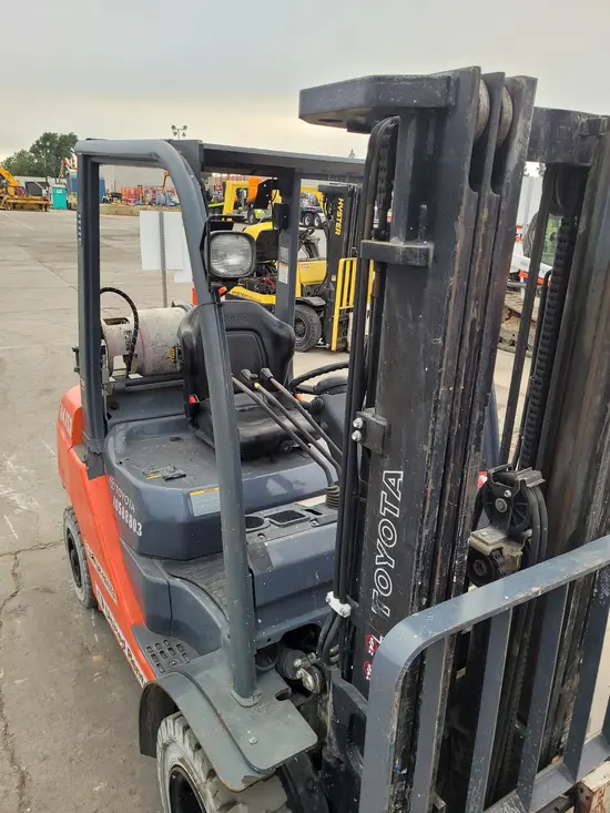 2017 Toyota 8FGU25 Warehouse Forklift