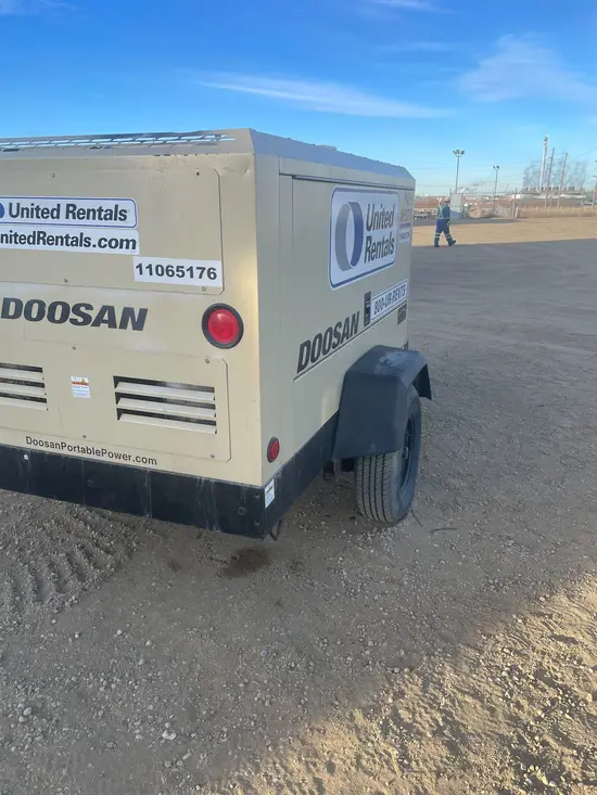 2020 Doosan P425/HP375WCUT4 Air Compressor