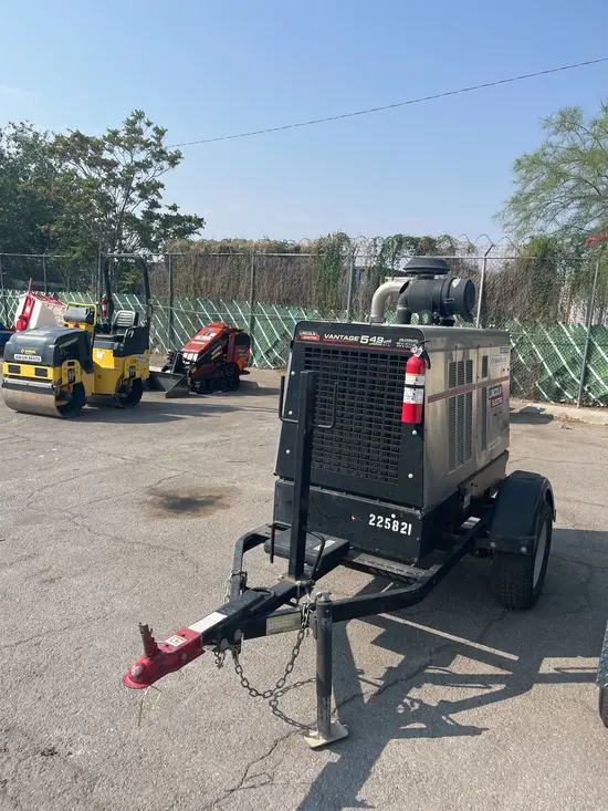 2019 Lincoln Electric VANTAGE 549 Welder