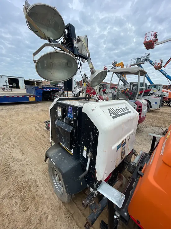 2018 Allmand NIGHT LIGHT V Towable Light Tower