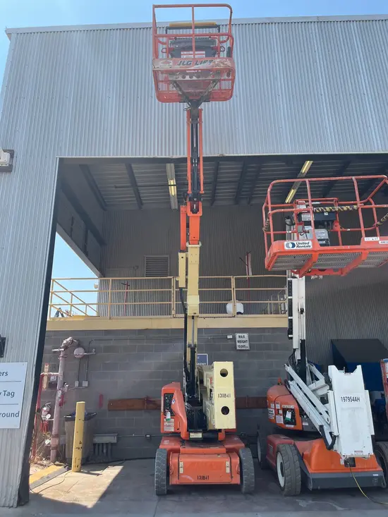 2013 JLG E400AJPN Articulating Boom Lift