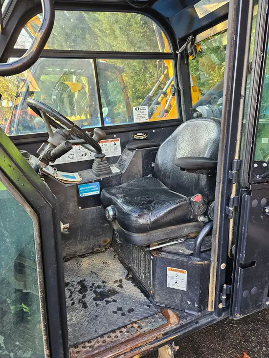 2016 Genie GTH-1056 Forklift