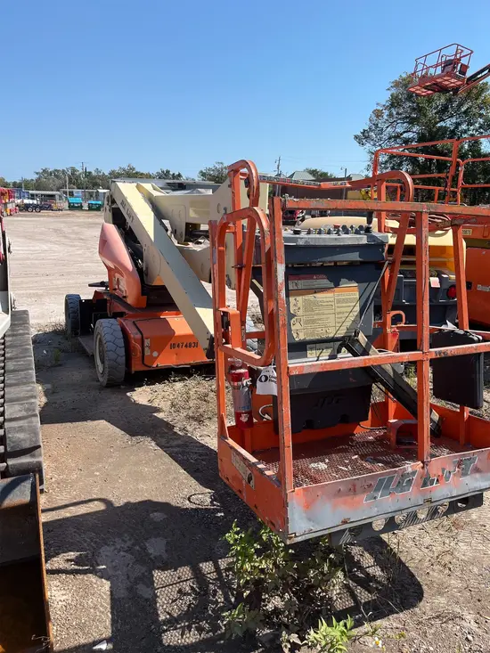 2016 JLG E400AN Articulating Boom Lift