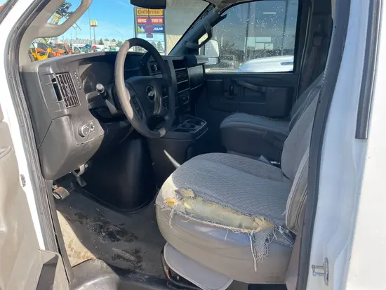 2017 CHEVROLET 3500EXTLTGRWD Vehicle