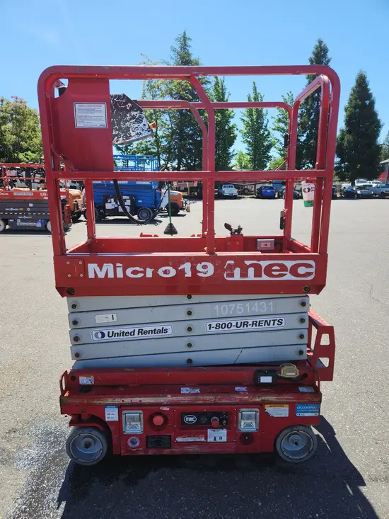 2018 MEC MICRO 19 Scissor Lift