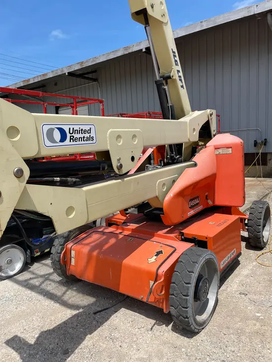 2015 JLG E450AJ Articulating Boom Lift