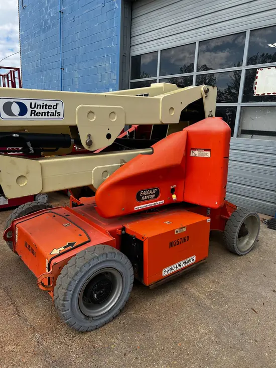 2015 JLG E400AJPN Articulating Boom Lift