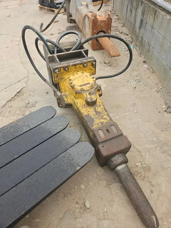 2017 Atlas Copco SB 452 Attachment