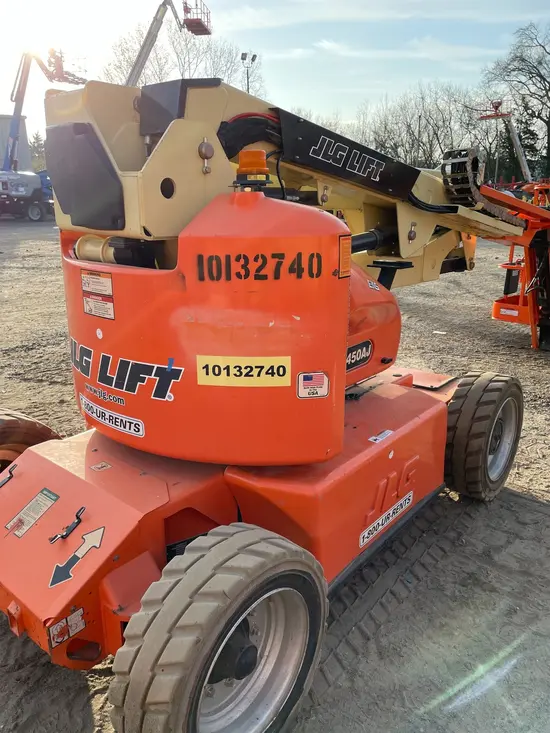 2013 JLG E450AJ Articulating Boom Lift