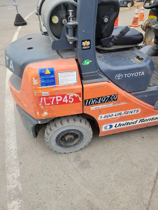 2017 Toyota 8FGU25 Warehouse Forklift
