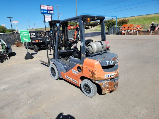 2019 Toyota 8FGU25 Warehouse Forklift