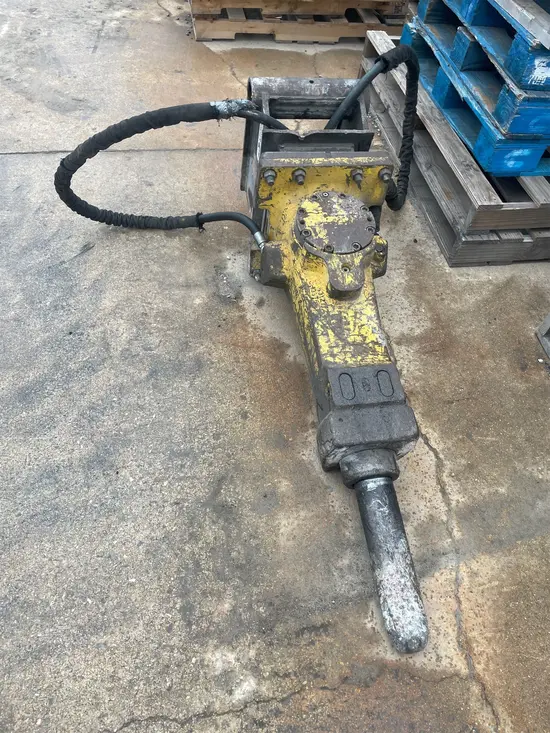 2016 Atlas Copco SB 452 Attachment