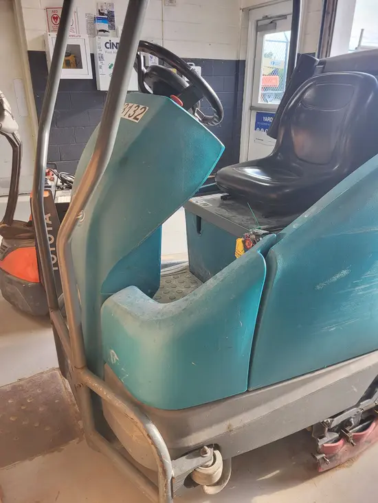 2019 Tennant T-16 Sweeper