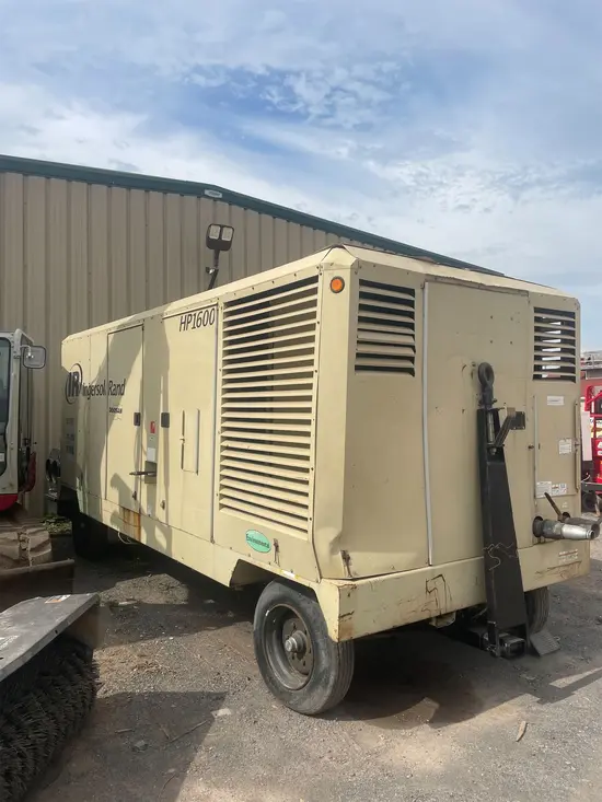 2011 Doosan HP1600WCU Air Compressor
