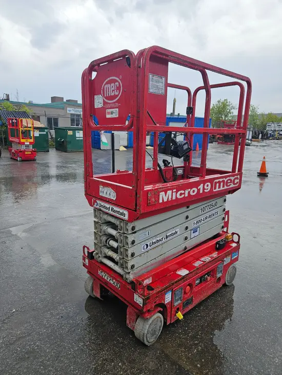 2018 MEC MICRO 19 Scissor Lift
