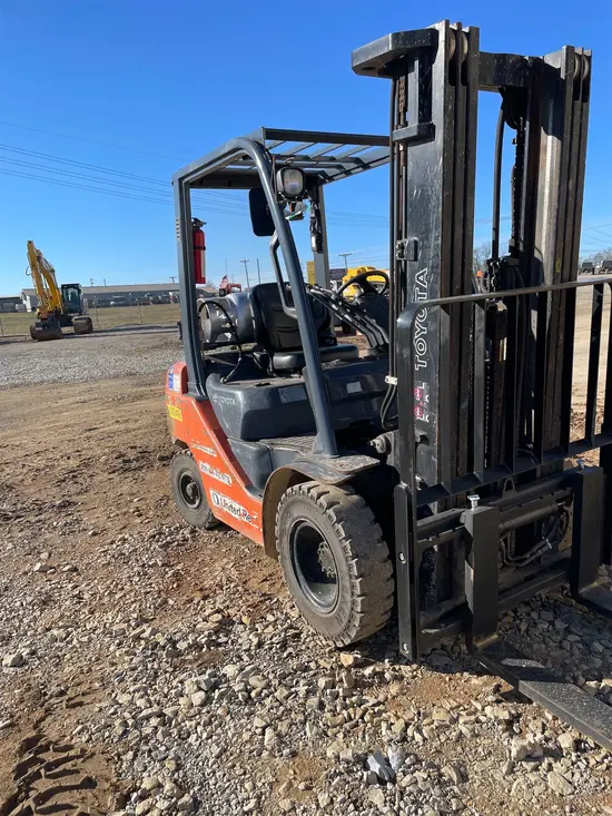 2019 Toyota 8FGU25 Warehouse Forklift