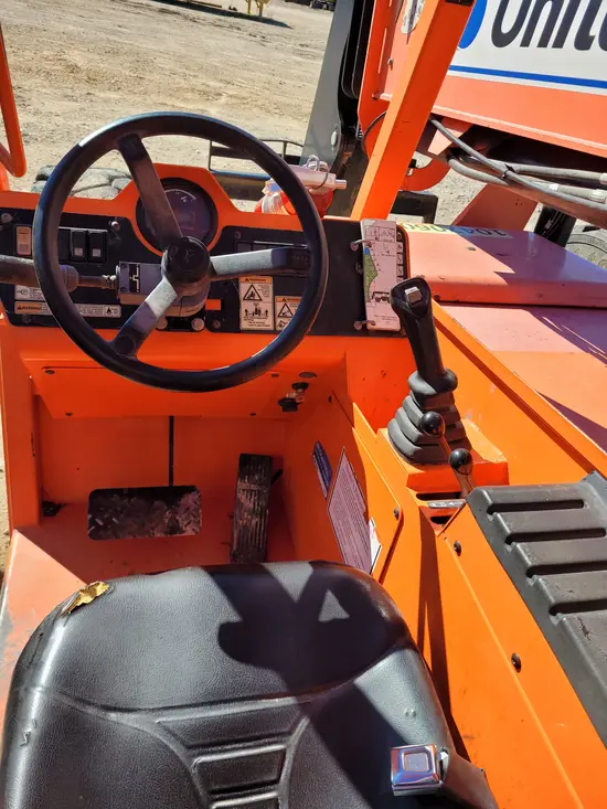 2016 SKYTRAK 8042 Forklift