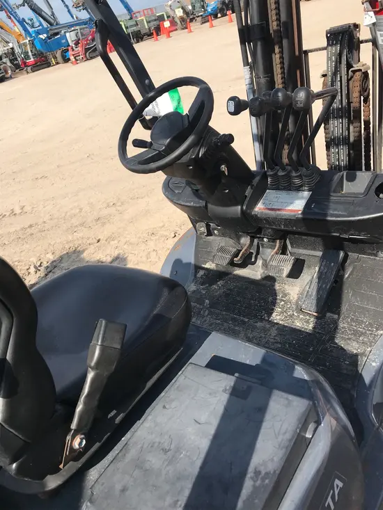 2016 Toyota 8FDU25 Warehouse Forklift