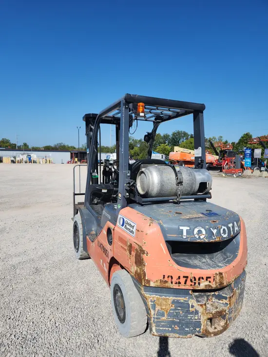 2016 Toyota 8FGU30 Warehouse Forklift