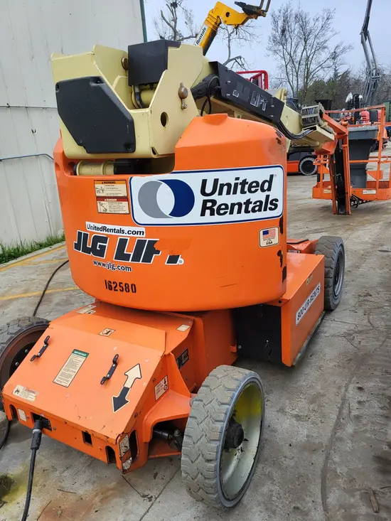 2016 JLG E400AJPN Articulating Boom Lift