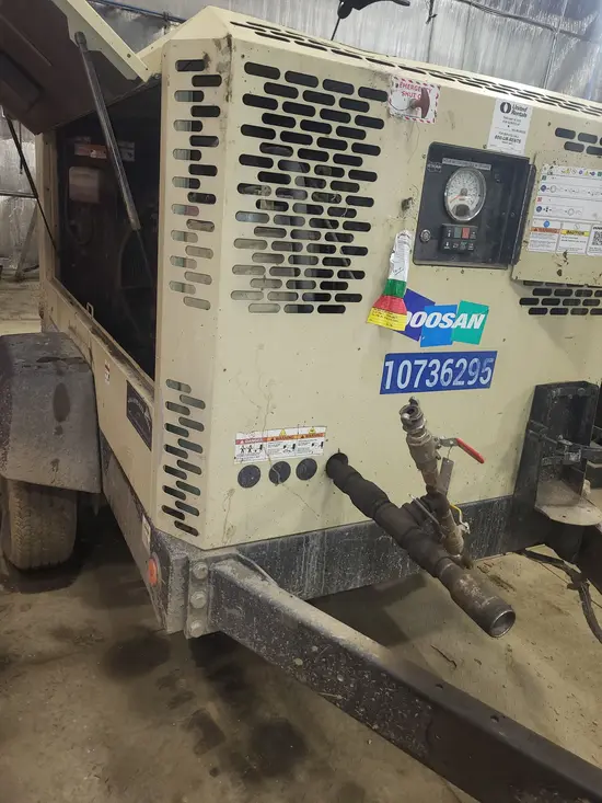 2018 Doosan P425/HP375WCU Air Compressor