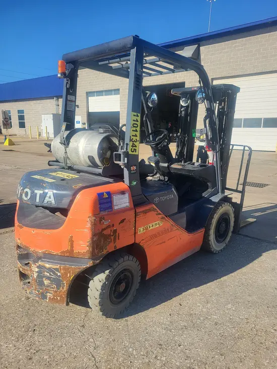 2019 Toyota 8FGU25 Warehouse Forklift