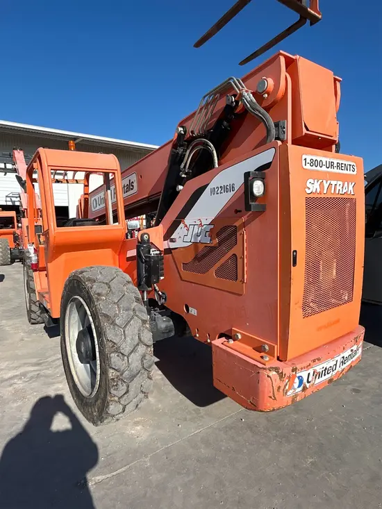 2014 SKYTRAK 8042 Forklift