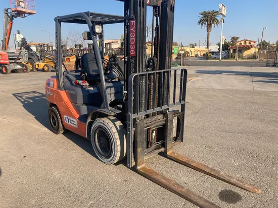 2017 Toyota 8FGU30 Warehouse Forklift
