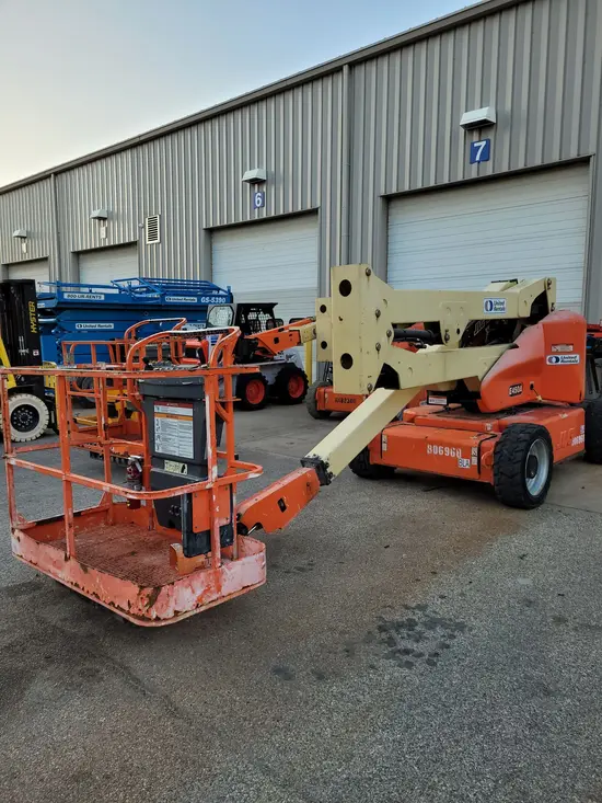 2014 JLG E450A Articulating Boom Lift
