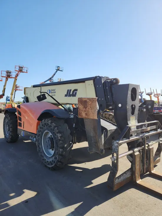 2016 JLG 1055 Forklift