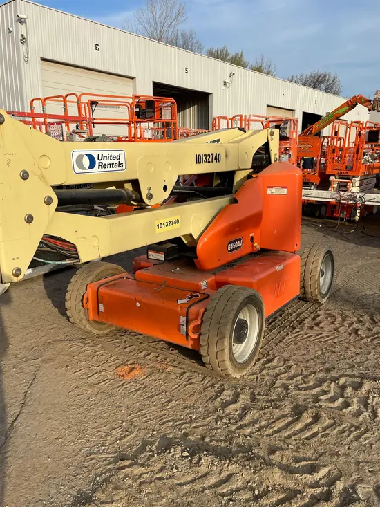 2013 JLG E450AJ Articulating Boom Lift