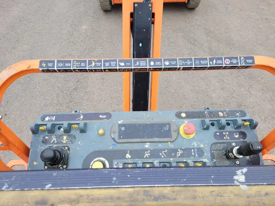 2014 JLG E450AJ Articulating Boom Lift