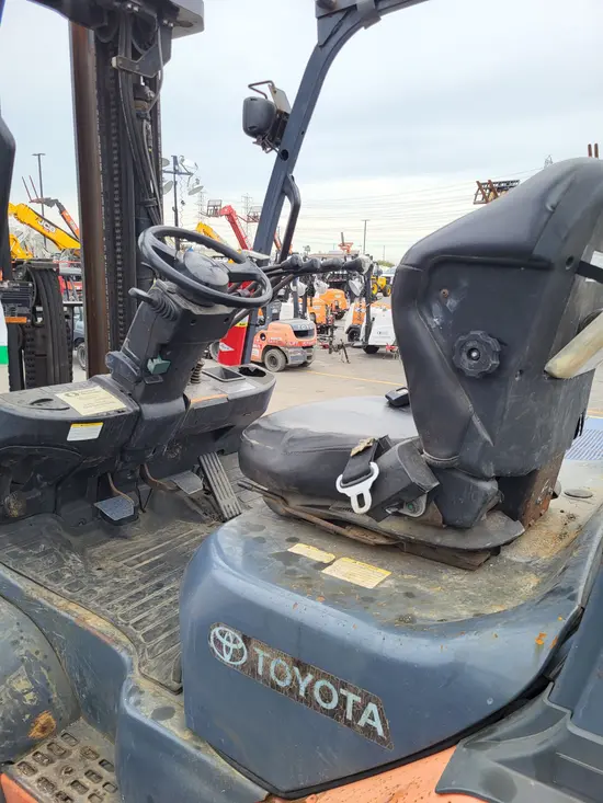 2018 Toyota 8FDU25 Warehouse Forklift