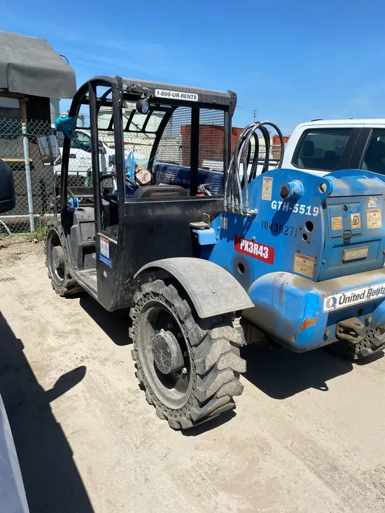 2015 Genie GTH-5519 Forklift