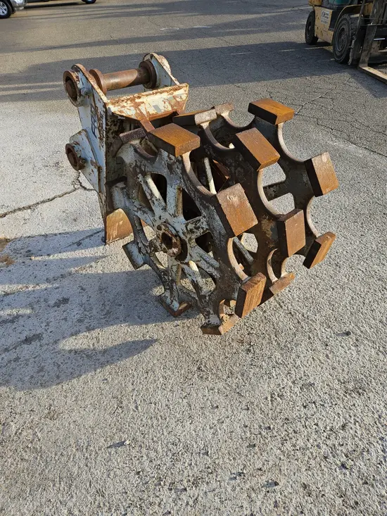 2020 FURUKAWA CW24III Compaction Attachment