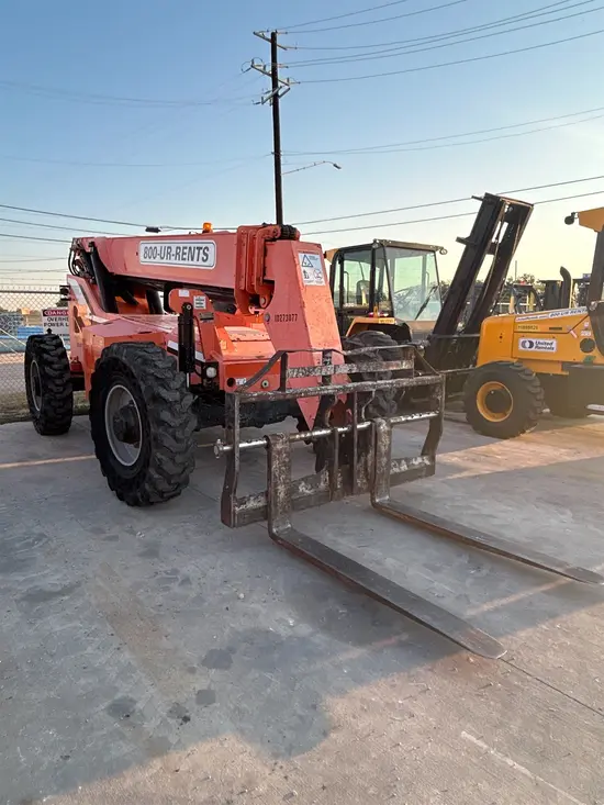 2014 SKYTRAK 8042 Forklift