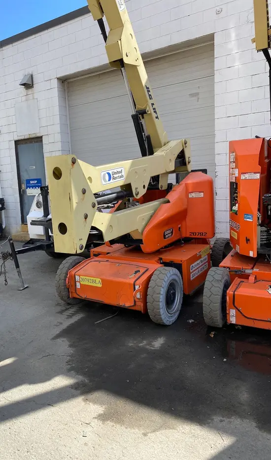 2015 JLG E400AJPN Articulating Boom Lift