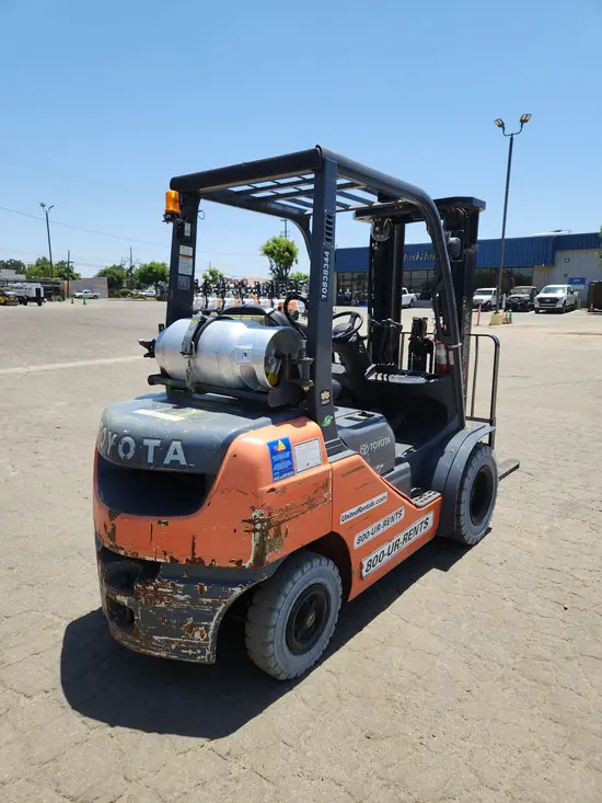 2018 Toyota 8FGU25 Warehouse Forklift