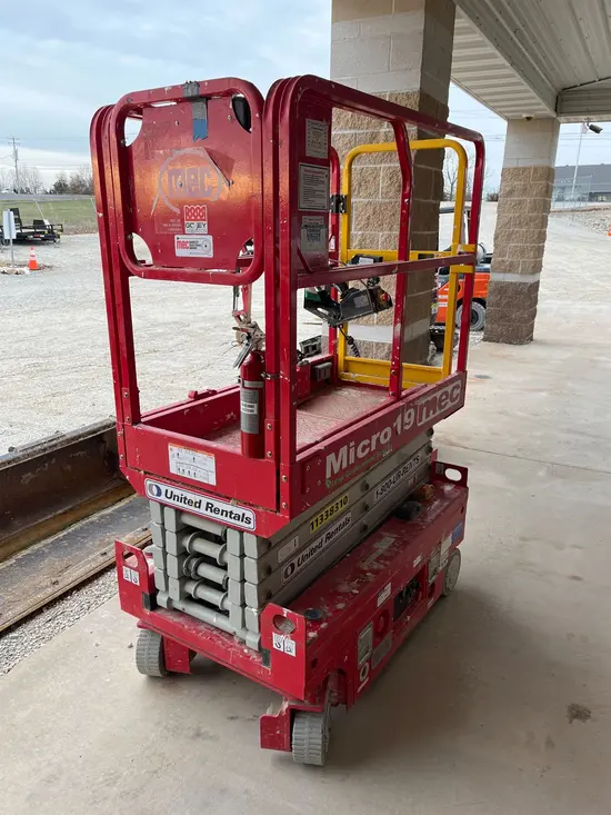 2022 MEC MICRO 19 Scissor Lift