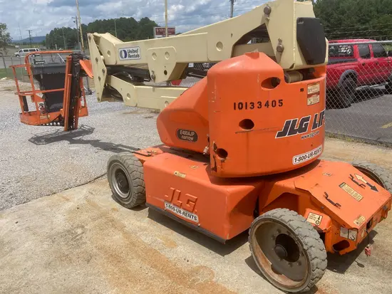 2013 JLG E400AJPN