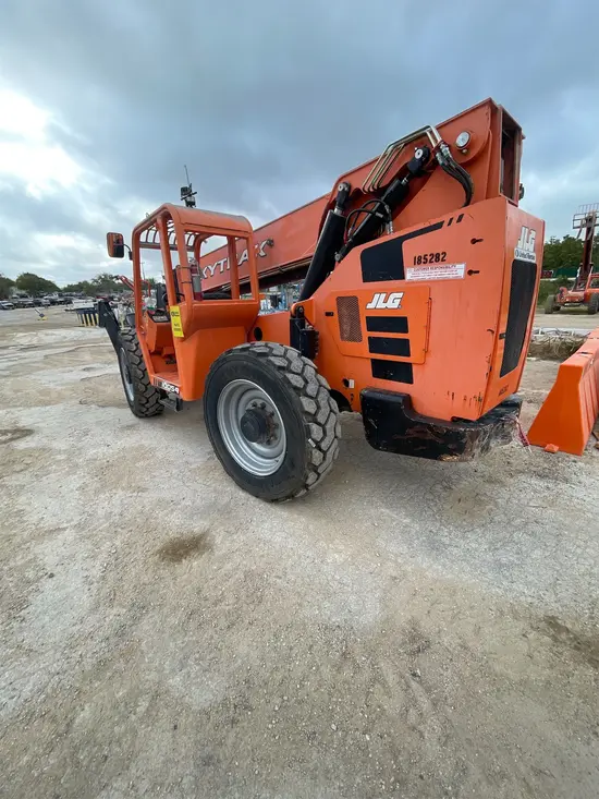 2017 SKYTRAK 10054 Forklift