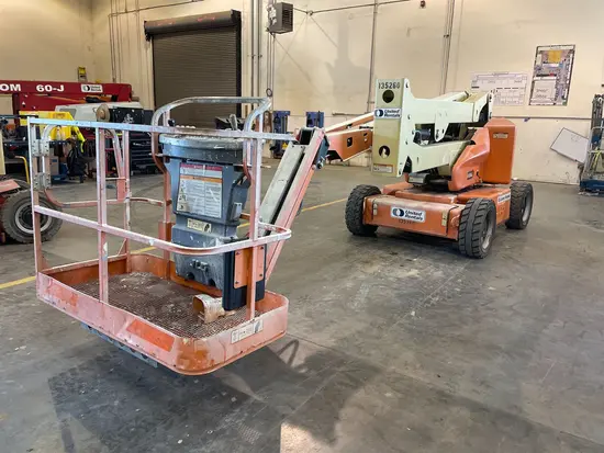 2014 JLG E450AJ Articulating Boom Lift
