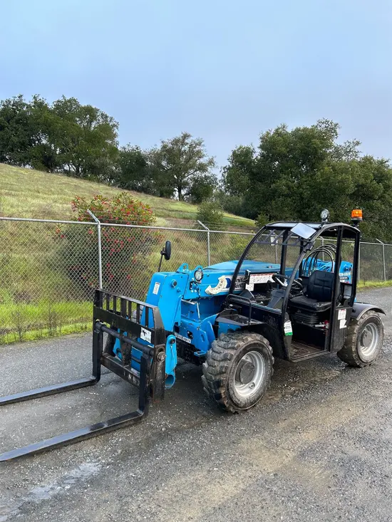 2017 Genie GTH-5519 Forklift