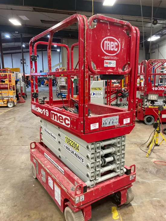 2018 MEC MICRO 19 Scissor Lift