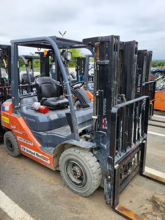 2017 Toyota 8FGU25 Warehouse Forklift