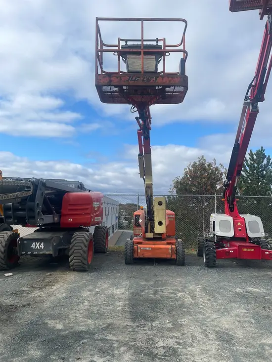 2012 JLG E450AJ Articulating Boom Lift