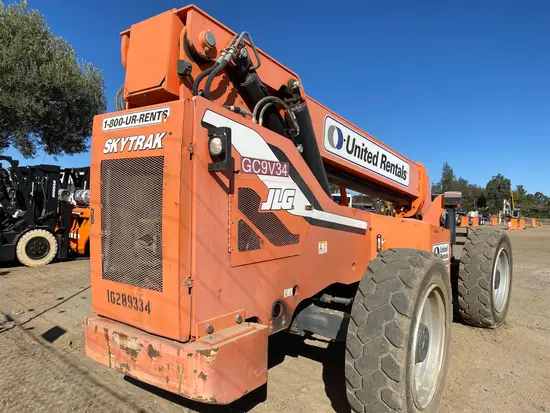 2014 SKYTRAK 8042 Forklift