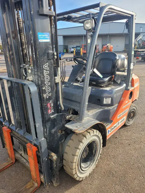 2017 Toyota 8FGU25 Warehouse Forklift