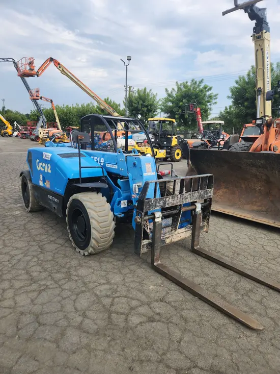 2017 Genie GTH-5519 Forklift