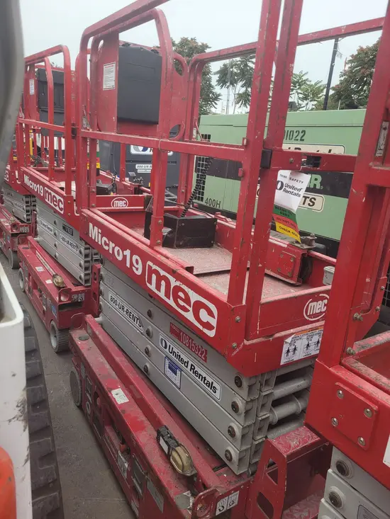 2018 MEC MICRO 19 Scissor Lift
